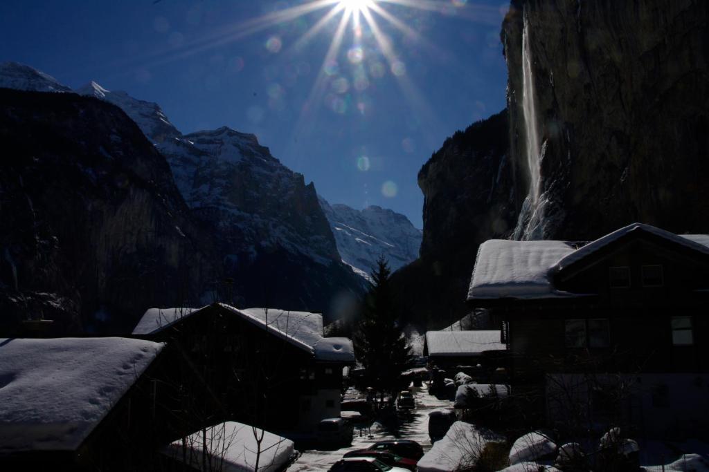 Hotel Restaurant Jungfrau 劳特布龙嫩 外观 照片